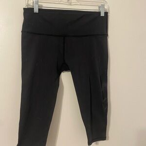 Lululemon Black Athletic Capri Leggings